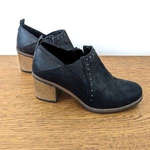Black ankle booties